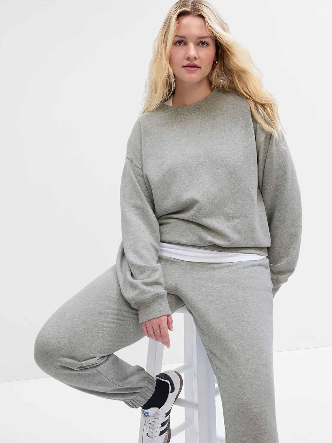 GAP Women's Relaxed Fit Fleece Crew