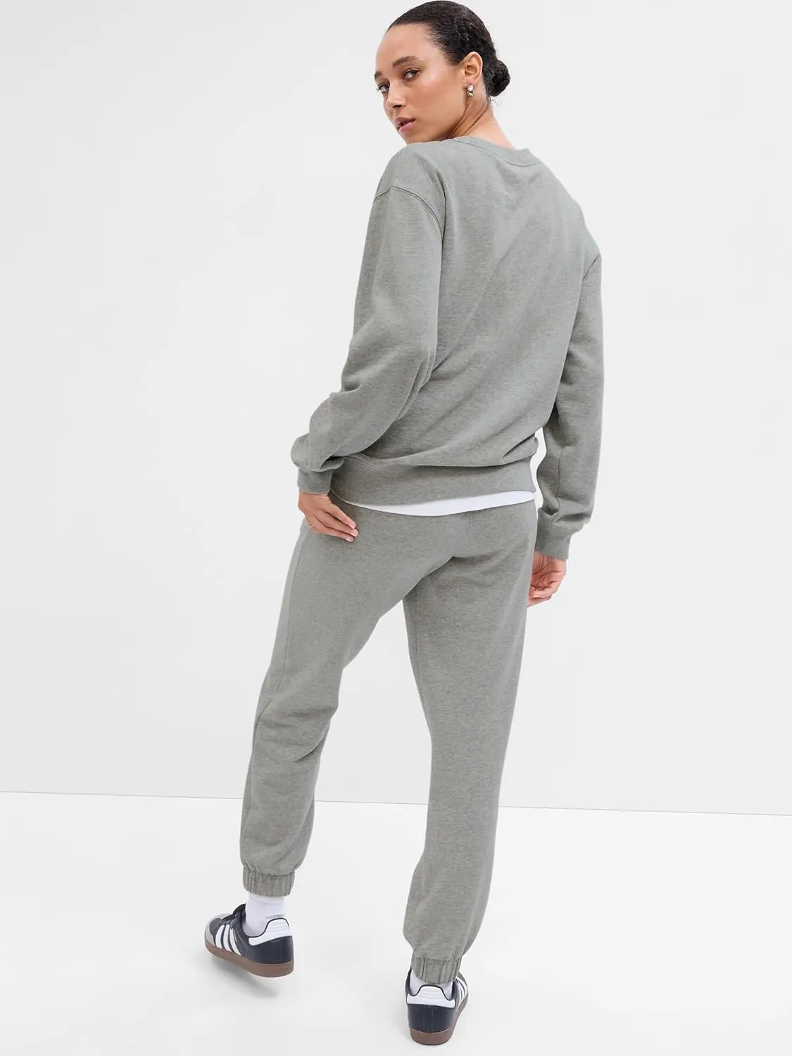 GAP Women's Relaxed Fit Fleece Crew