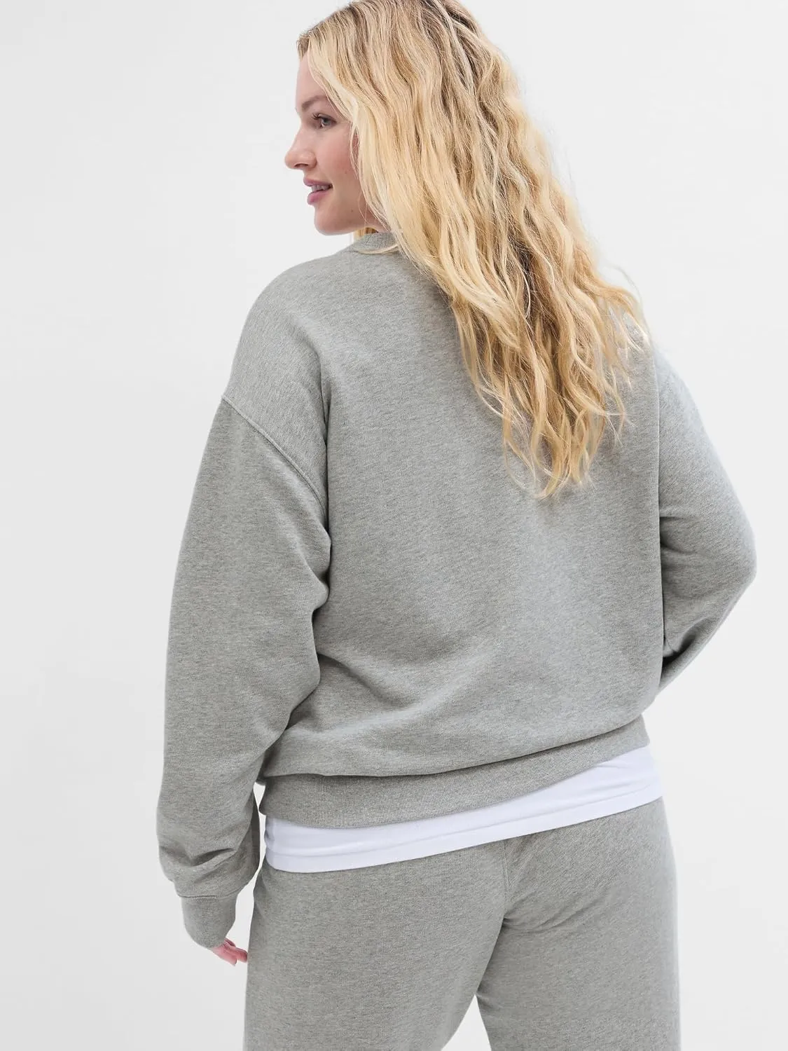 GAP Women's Relaxed Fit Fleece Crew