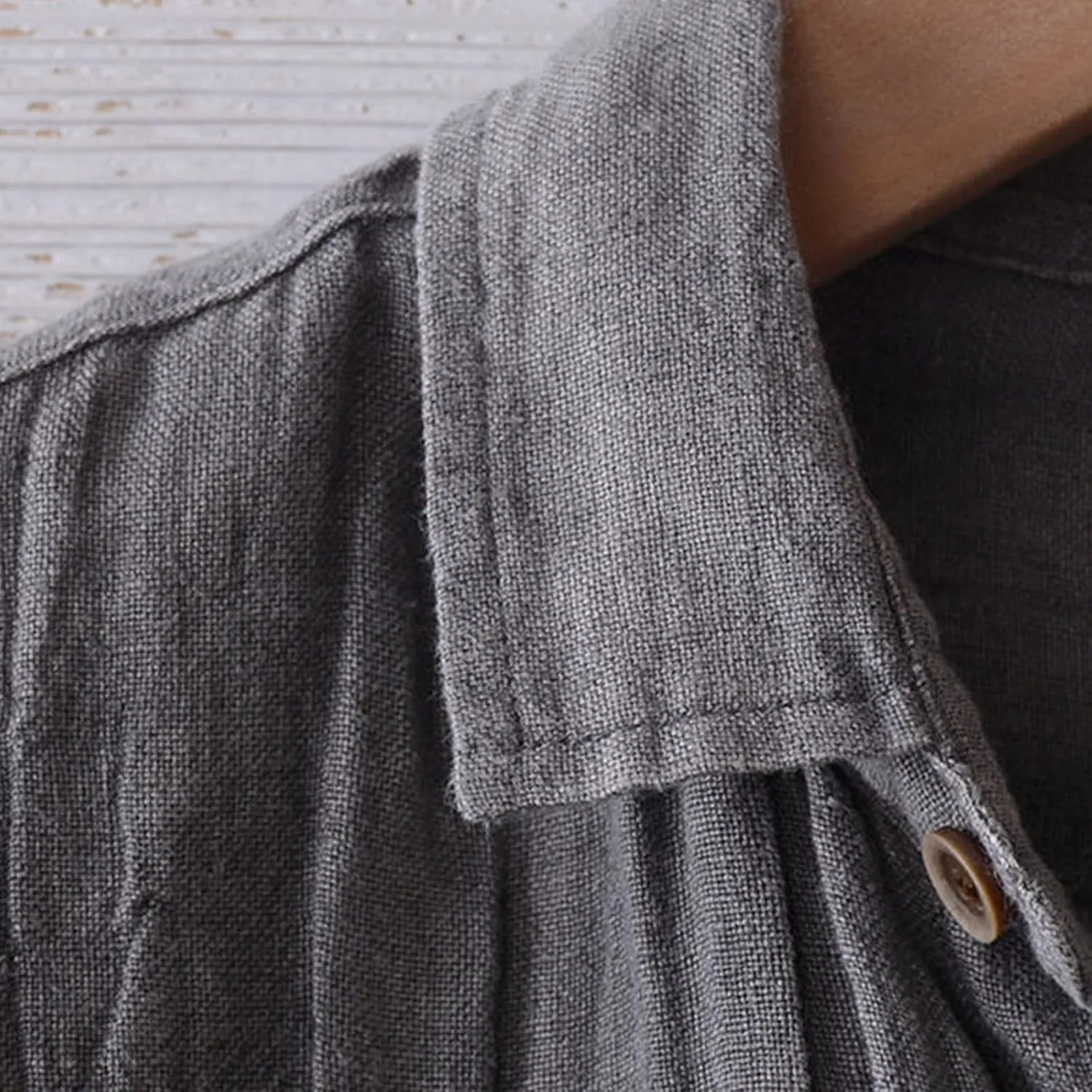 Linen Shirts for Men Retro Wrinkled Breathable Button Down Short Sleeve Tops Lightweight Loose Fit Summer Beach Shirt